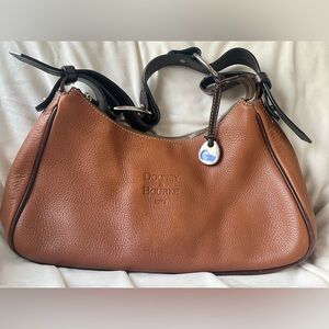 🤎🤎 Dooney & Bourke saddle brown Leather Shoulder Bag